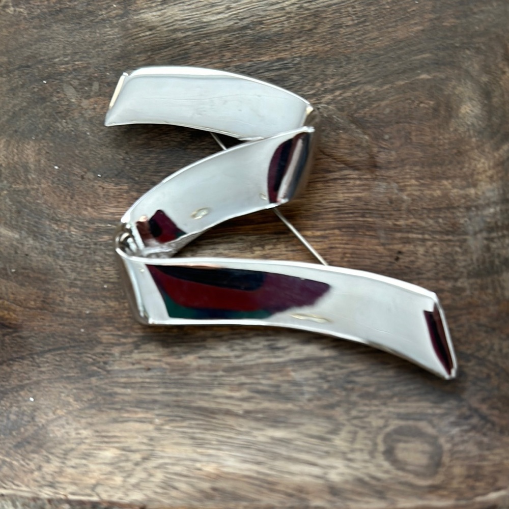 Monet Silver Abstract Brooch with Modern Design‎